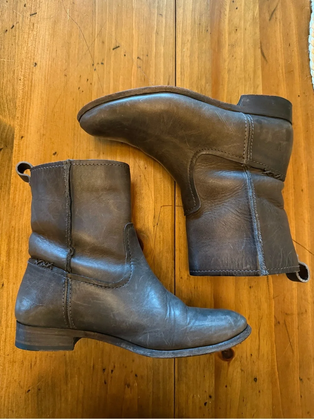 FRYE Raw Edge Distressed Brown Leather Pull-On Ankle Boots Women’s 7.5